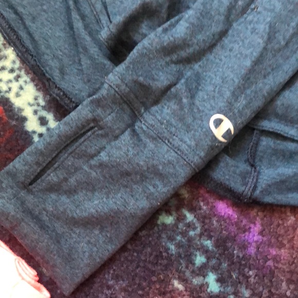 Champions dry fit long sleeve - Picture 2 of 3